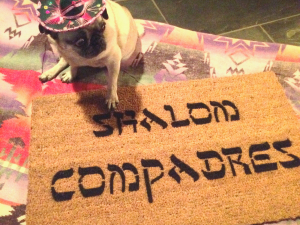 Shalom Compadres™ Jewish Spanish funny doormat