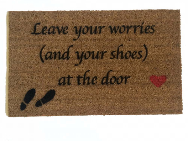 SCRIPT Leave your worries (and your shoes) at the door (heart)- Doormat