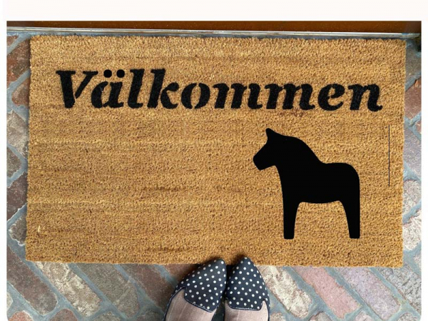 Välkommen!! It's Swedish for Welcome! with red black horse