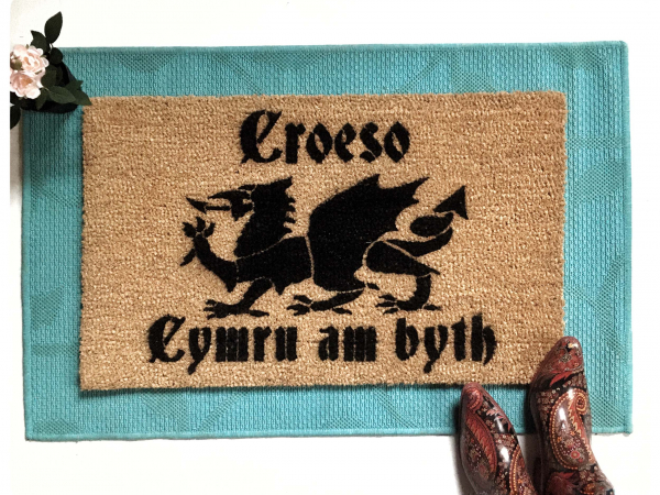 Welsh Welcome- Croeso, Cymru am byth dragon doormat