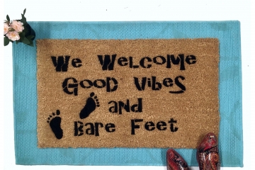 We welcome Good Vibes, Bare Feet (: Sumer boho style doormat