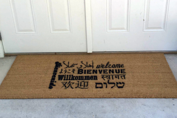 Welcome in all languages doormat in French, Spanish, Hebrew, Arabic, Italian,