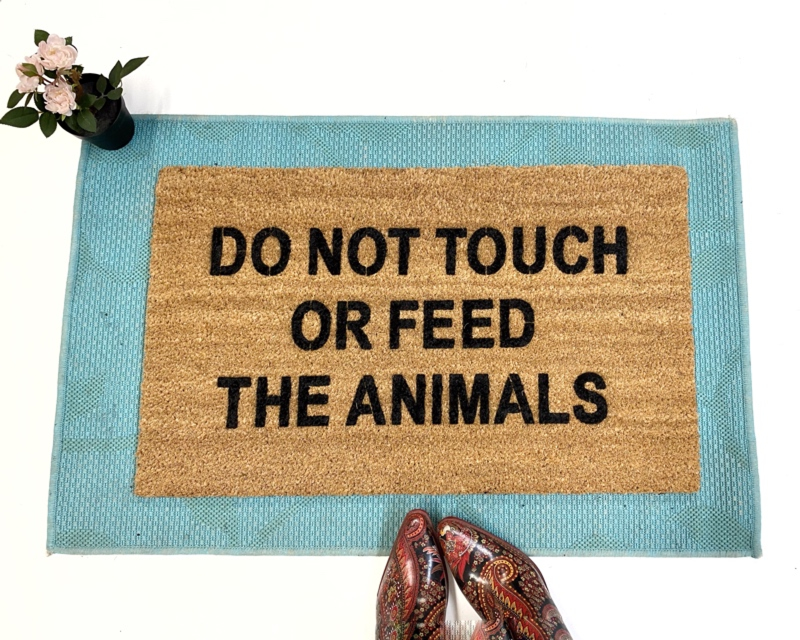 do-not-touch-or-feed-the-animals-funny-family-doormat-damn-good-doormats