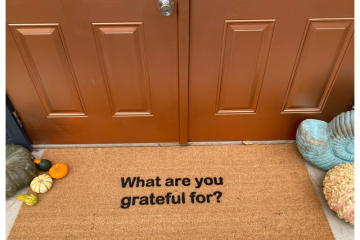 XL What are you grateful for? Thanksgiving mantra doormat