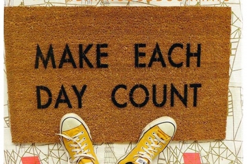 Make each day count- motivational quote doormat
