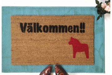 Välkommen- Swedish Welcome!! doormat with Dala horse