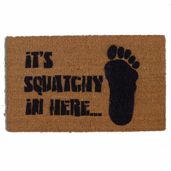 BIGFOOT Sasquatch doormat reading it's squatchy in here with lifesize bigfoot pr