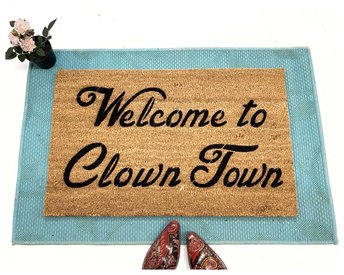 Welcome to Clown Town™ funny door