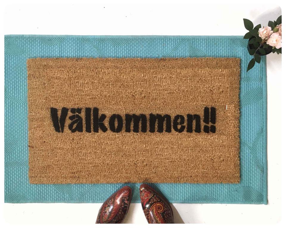 Välkommen!! It's Scandanavian decor -Swedish for Welcome!