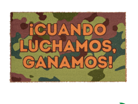 SPANISH When we fight, we win! Harris Walz 2024 camo doormat